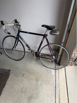 Excellent condition Trek Road bike - 23” frame , 24 speed