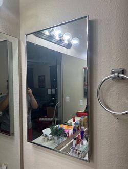 Mirror medicine cabinet