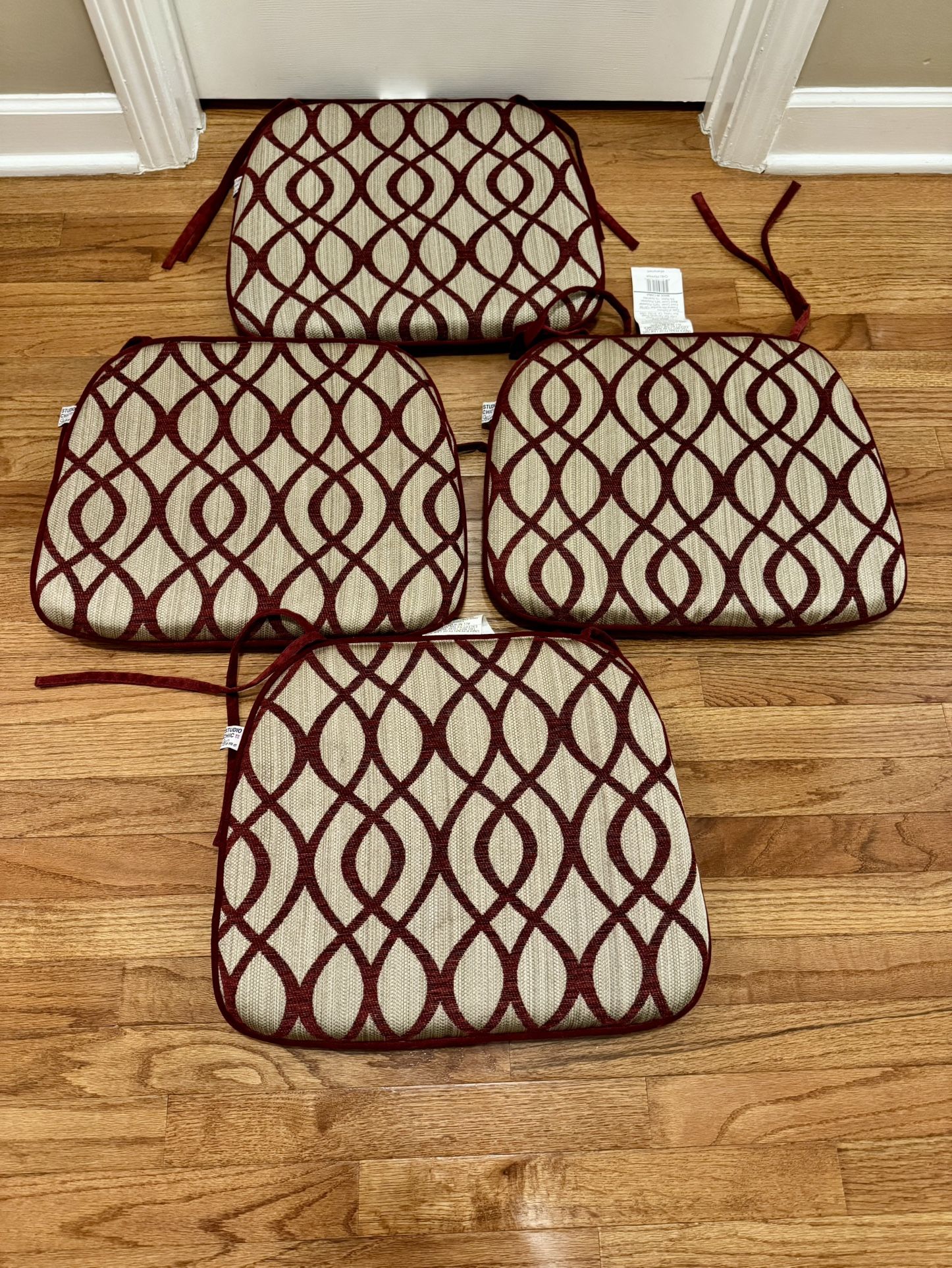 4Pcs Dining table Chair Cushions with ties Red “Chili Pepper”/Beige $20 FIRM cash at pickup in Apex