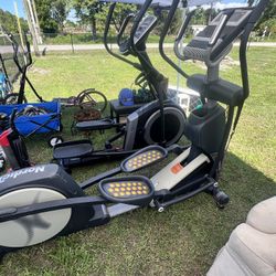 Elliptical ( Excellent Condition)