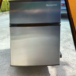 Refrigerator And Freezer And All Stuff For Sale 