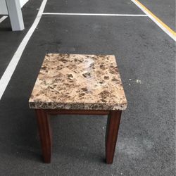 marble side table 