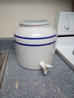 Water Dispenser Like New Pickup Between 2:00-10:45 Rainbow/Charleston Cash Only Read Description 