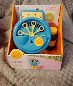 Sun Squad Light-Up Party Bubble Maker