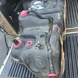 Toyota Tundra Gas Tank.  2009-2013. Compatible 