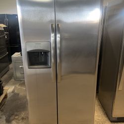 ✨ Frigidaire Side-by-Side Refrigerator ✨