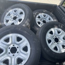 Yokohama Geolandar X-CV 245/75/R18 With Steel Rims