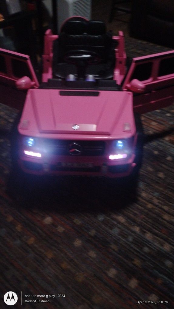 12 Volt Electrical Car. Running Great Like New.