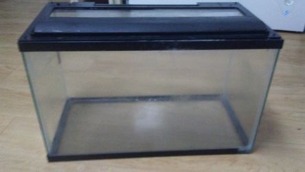 12 X 20 FISHTANK WITH PUMP & FILTER