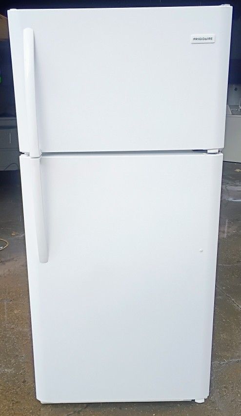 Very Clean! White Frigidaire Freezer-On-Top Refrigerator!