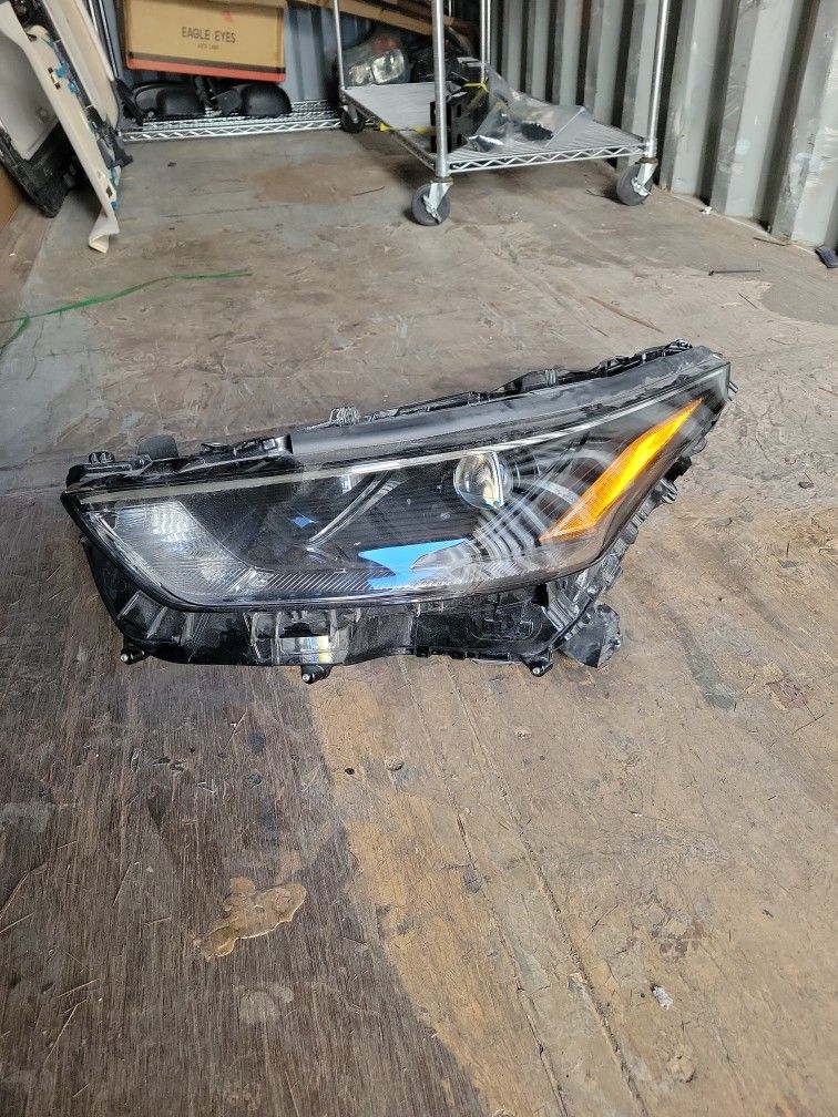 2022-2023 Toyota HighlanderDriverside Front Headlight