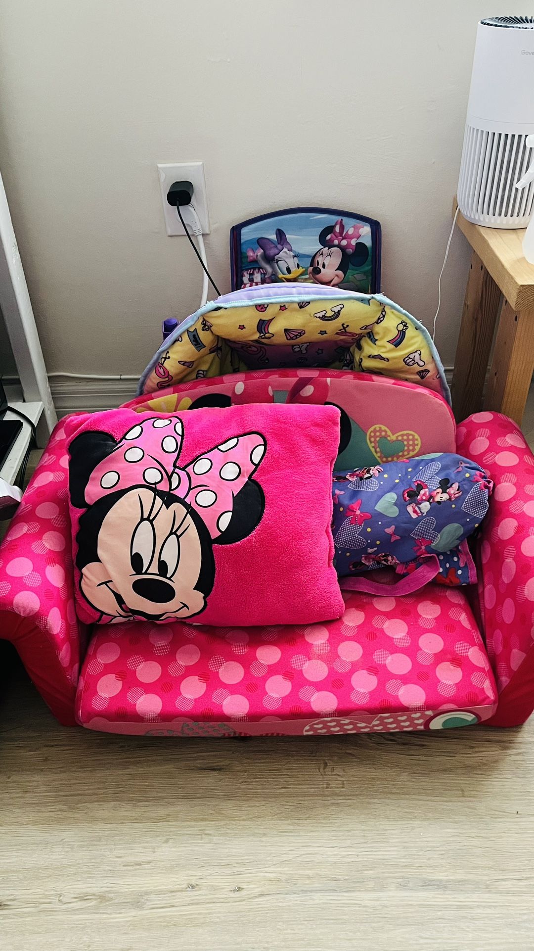 Minnie Sofa