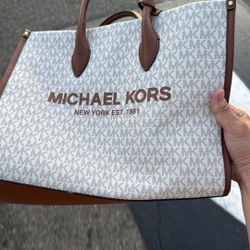 Micheal Kors Bag