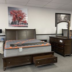 4PC King Bedroom Set W/ Front Storage 