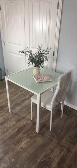 Sturdy white study table
