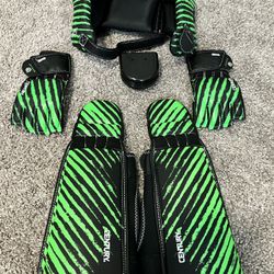 Mixed Martial Arts : Centutry Youth MMA Training Combo