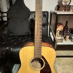 Yamaha Acoustic Guitar 