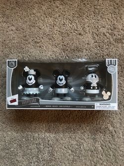 D23 Expo 2019 Disney Shufflerz Mickey Mouse Limited of 300