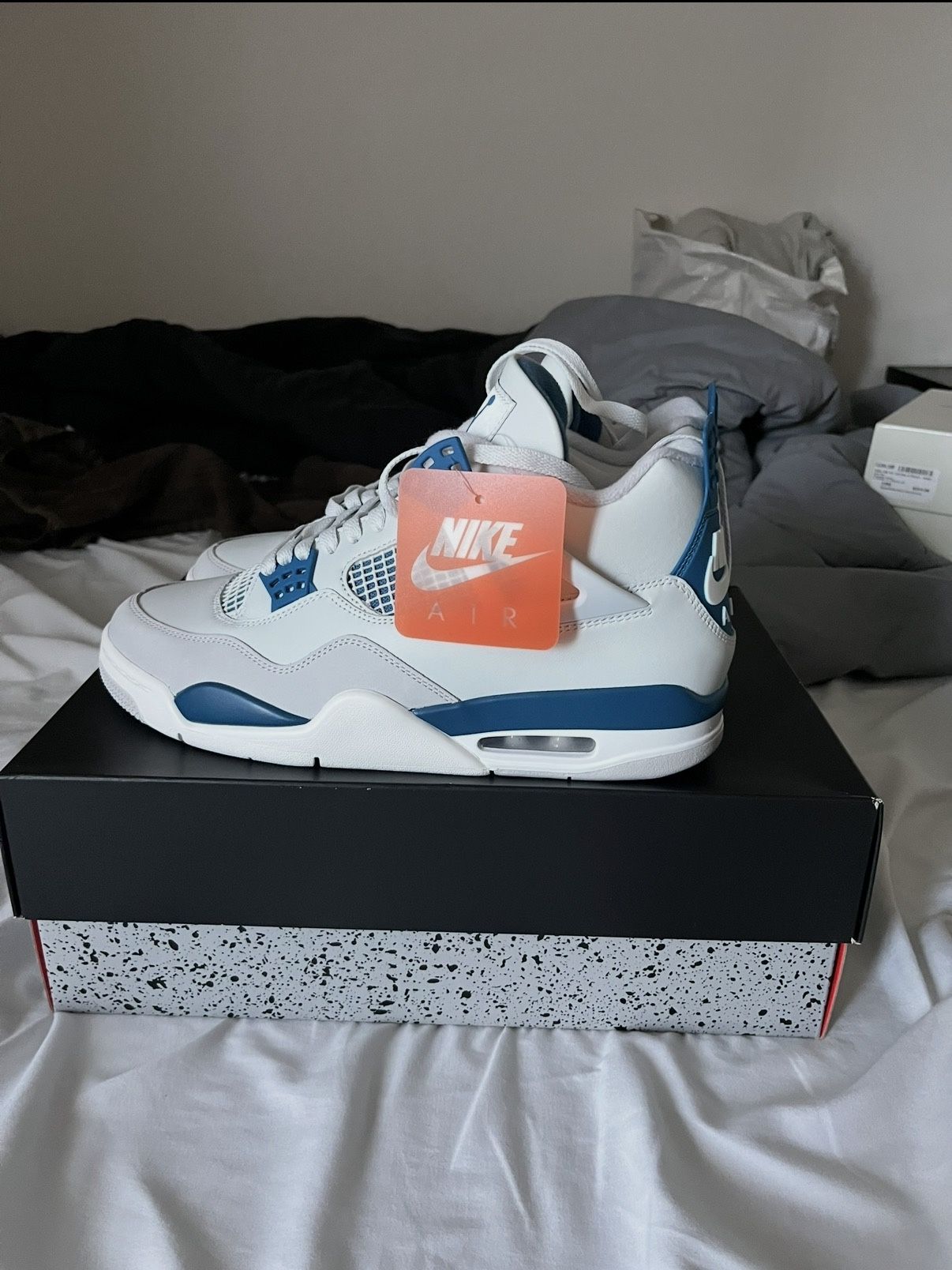 Jordan 4 military blue