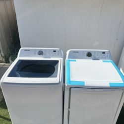 2023 Samsung Washer & Dryer Electric Set (dryer Never Used 
