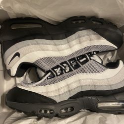 Nike Airmax 95’s Silver, Black And White 