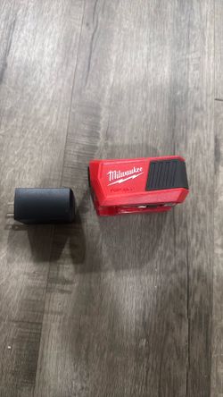 Milwaukee Tool M18 TOP-OFF Charger and Power Supply 2847-20