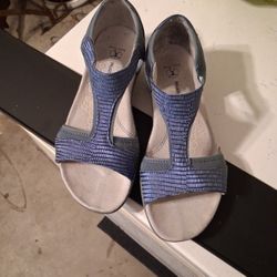 Hush Puppies  Size 7