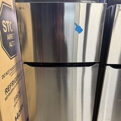 new open box LG 33 in. W 24 cu. ft. Top Freezer Refrigerator w/ LED Lighteing and Multi-Air Flow in Stainless Steel, ENERGY STAR