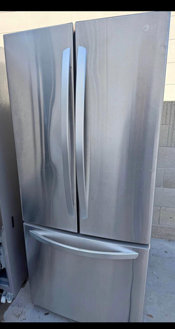 LG Stainless French Door Refrigerator — Bottom Freezer, No Dispenser