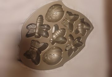 Nordic Ware Backyard Bugs pan mold - kids spring