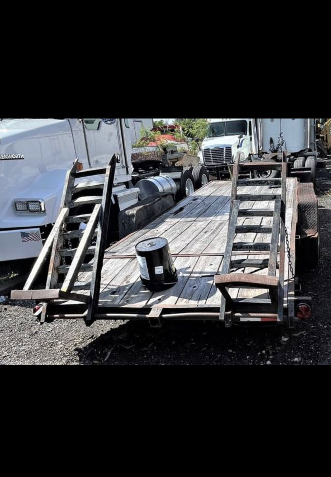 30503A3 TRAILER 2 AXELS GVWR 15,000 LBS