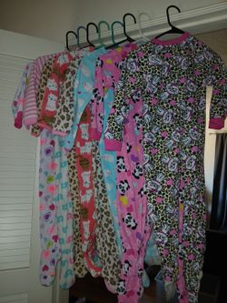 Set Of 8  Girls Pajamas