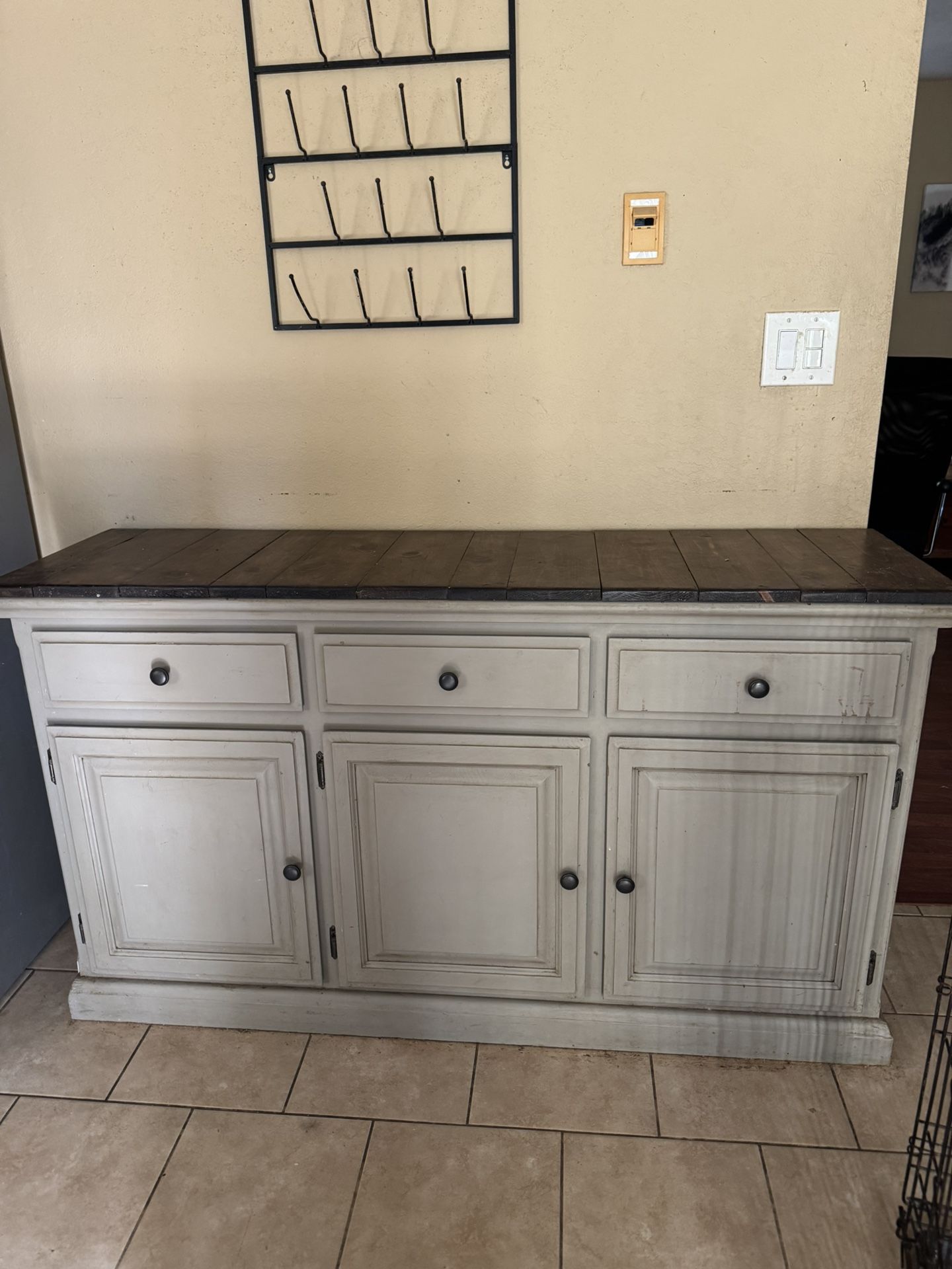 Buffet dresser