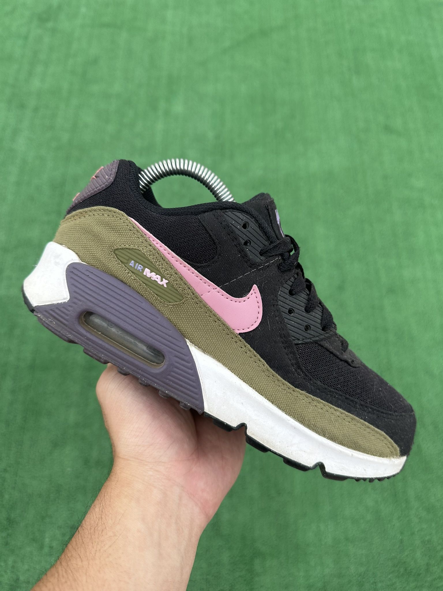NIKE AIR MAX 90 (Size 6, Youth)