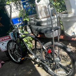 LOW RIDER BIKE $199 OR MAKE AN OFFER 