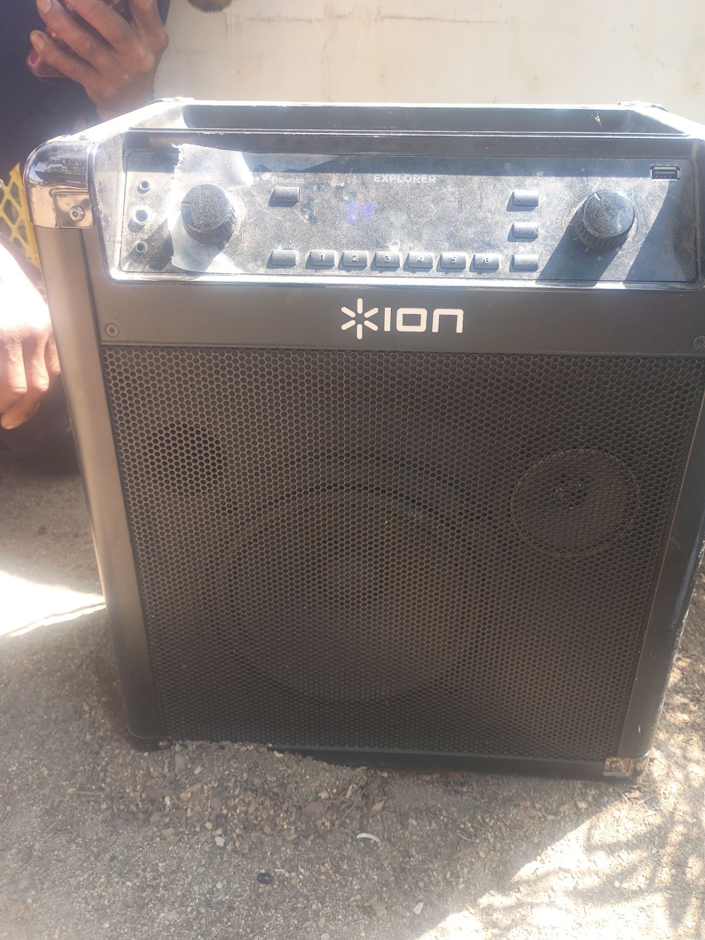 Block rocker speaker