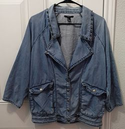 Forever 21 Light Wash Denim Boyfriend Jacket With Studded Collar Size Small