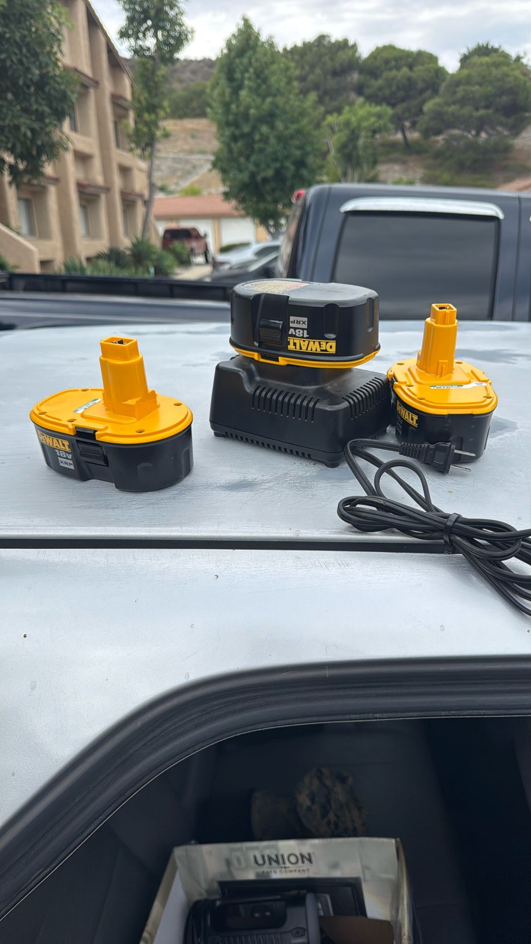 Dewalt 18v batterys and charger