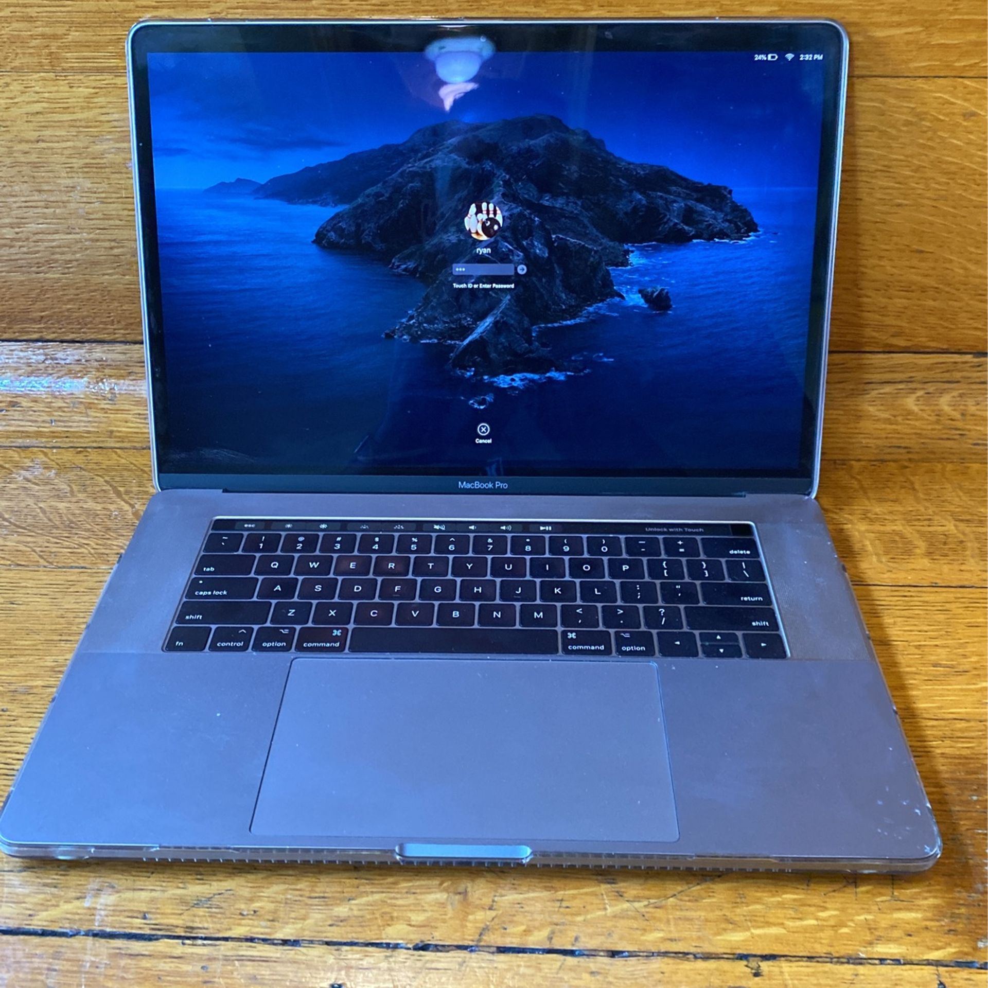 Apple MacBook Pro 15” 2017 I7 16G Ram 512G SSD Gray