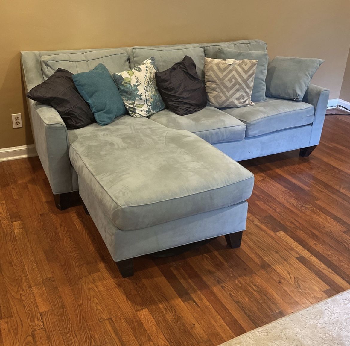 ROOMS TO GO-Cindy Crawford Home Madison Place Aqua Microfiber Chaise Sofa