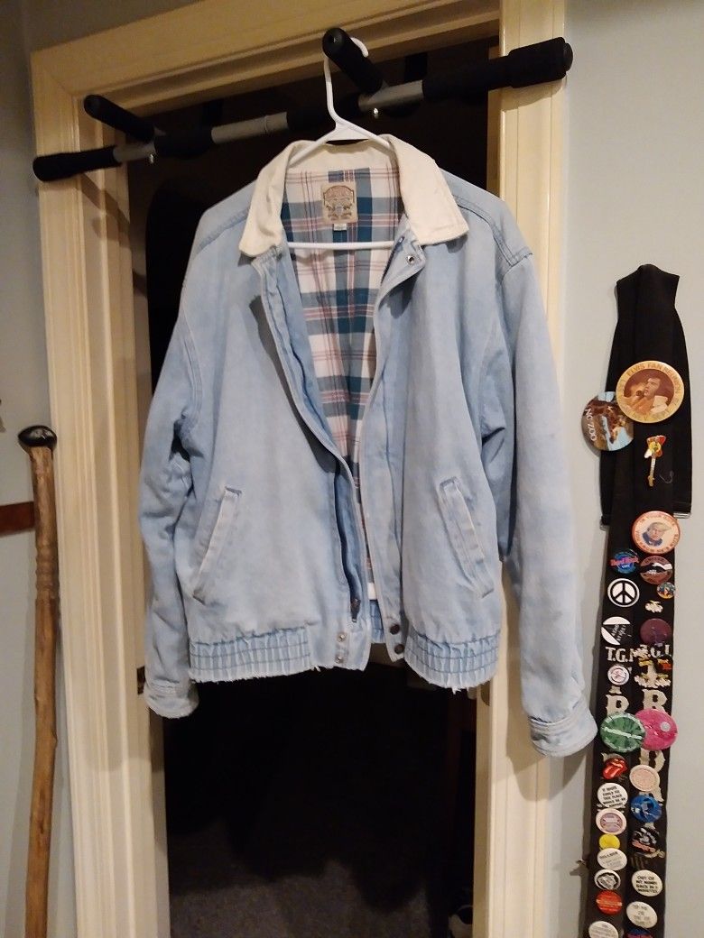 Vintage Levi Jacket Flanel Lined Zip Up Sz Large. 65.00 Dollars