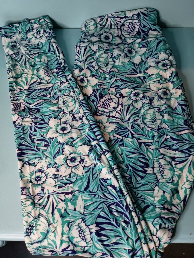 LuLaRoe Women's Buttery-Soft Leggings, One Size - Turquoise Flowers