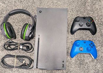 Microsoft Xbox Series X 1TB 4K Console w/2 Controllers + HyperX Headset + Cords!