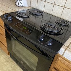 Electric Stove And Microwave 