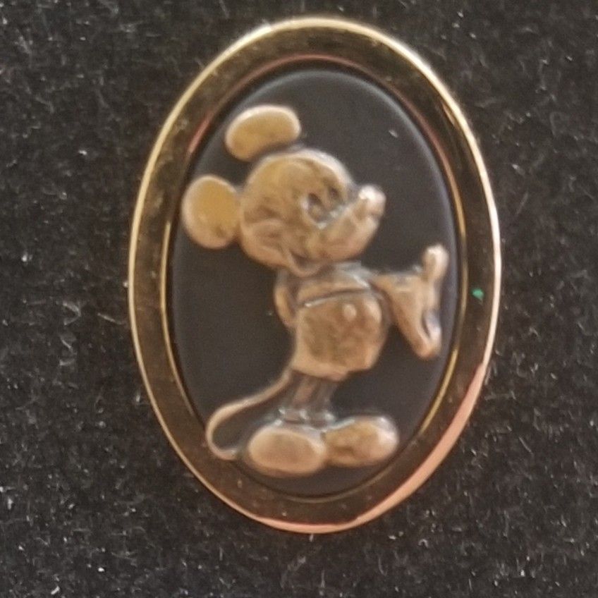 Mickey Mouse Tie Tack/collar Pin 