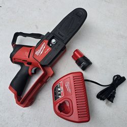 Milwaukee M12 FUEL 6 in. 12V Lithium-Ion Brushless Electric Cordless Battery Pruning Saw HATCHET (Tool-Only)