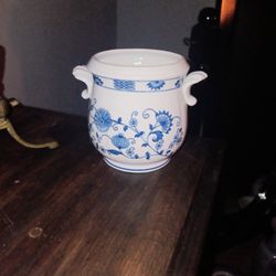 Vintage Vienna Woods Planter 