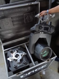 DAGE Moving Head Stage Light with Road Case