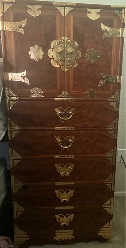 Wooden drawer / jewelry holder