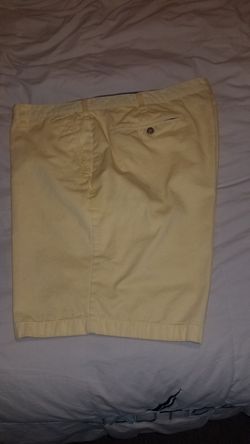 Nautica 100% Cotton Mens Shorts, Sz. 42 Yellow